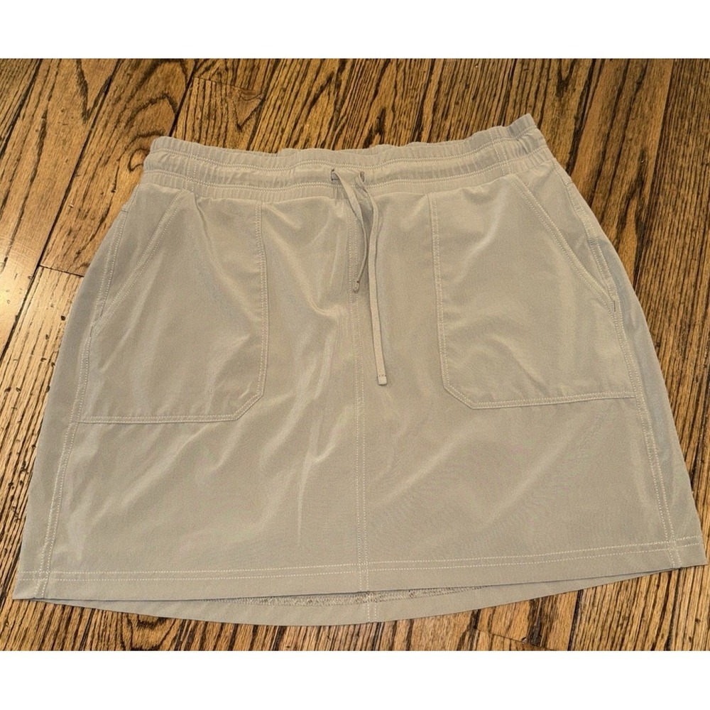 KUHL Women's Olive Green Medium Skort Hiking Camping Pockets Drawstring Elastic